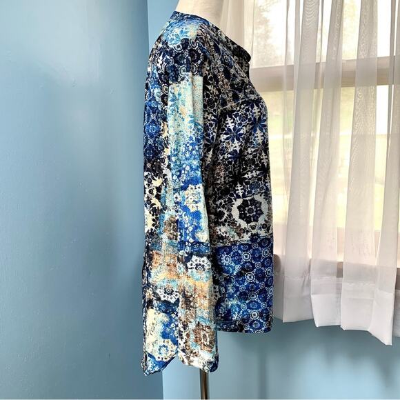 Soft Surroundings Blue Batik Print Button Down Size Small - Picture 5 of 7